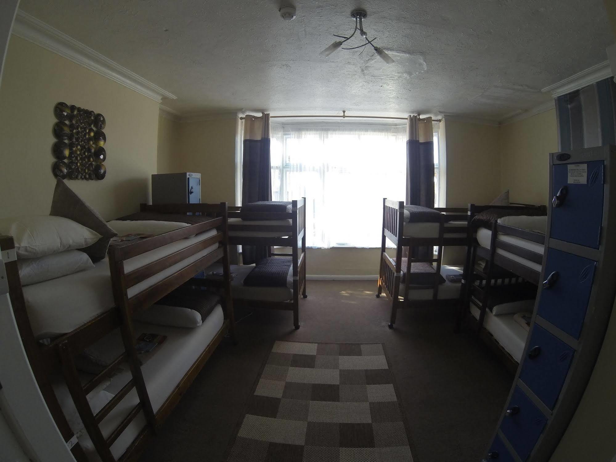 Kipps Backpackers Canterbury Exteriör bild