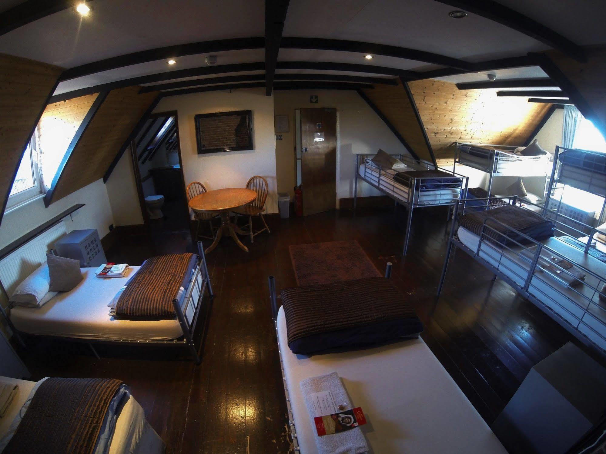 Kipps Backpackers Canterbury Exteriör bild